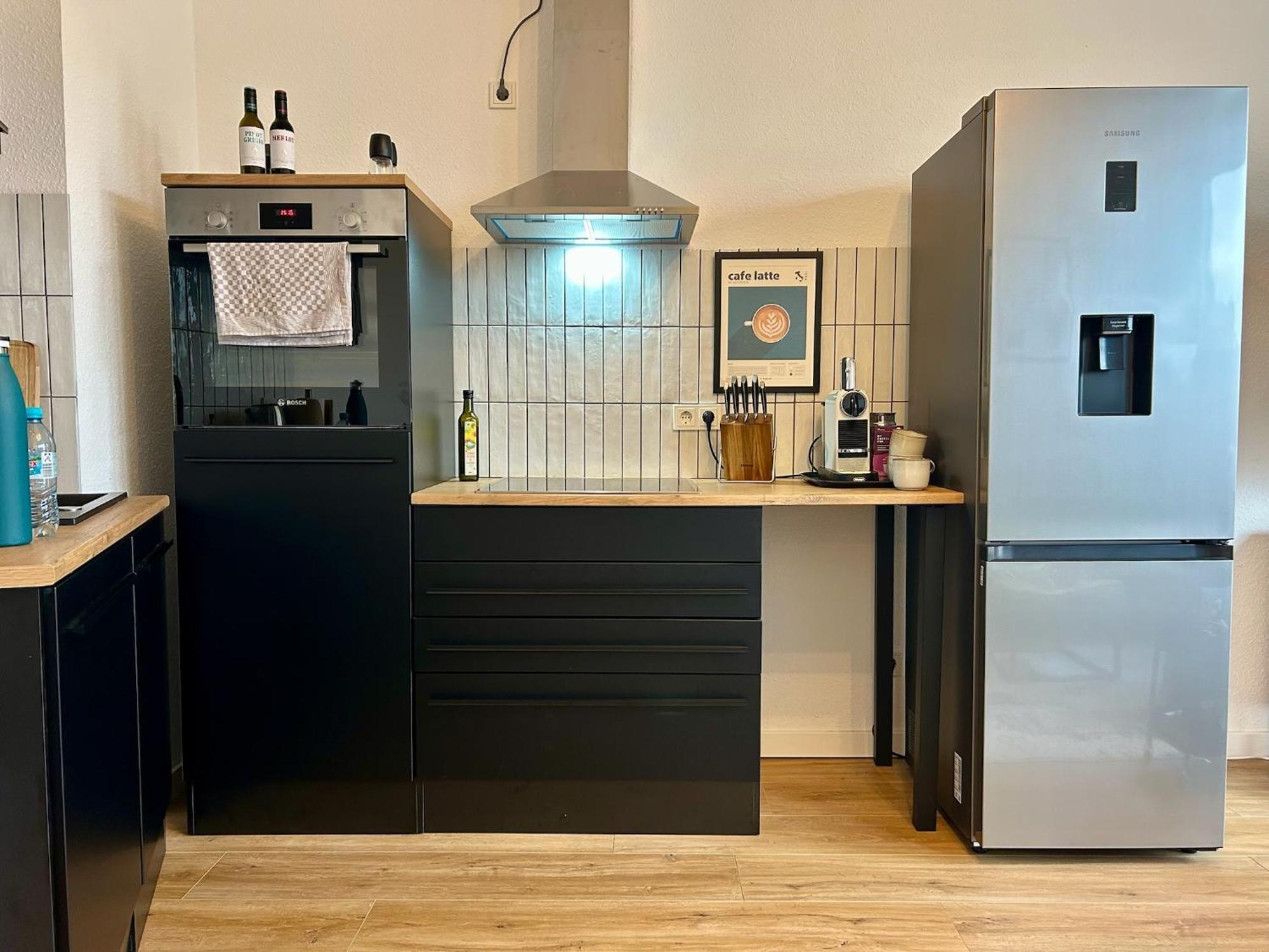 Karl Central Flats - Netflix - Parkplatz - Balkon Trier Exterior foto